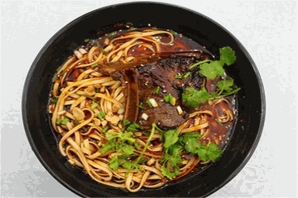 鸿利加州牛肉面